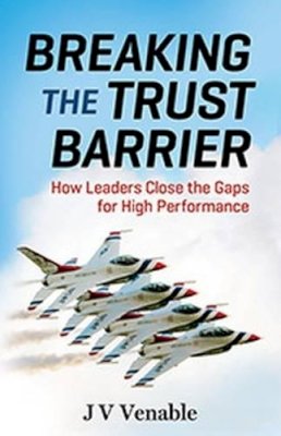 J. V. Venable - Breaking the Trust Barrier - 9781626566101 - V9781626566101