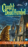 Perry  Carol J. - Caught Dead Handed (A Witch City Mystery) - 9781617733697 - V9781617733697